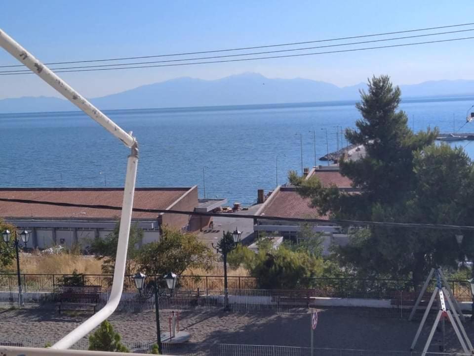 Super View Seafront Apartment Неа Миханиона Екстериор снимка